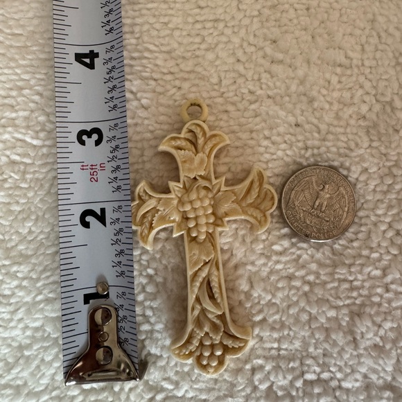 Victorian Antique Hand Carved Bovine Bone Cross Pendant with Grapevines & Wheat - Picture 8 of 8